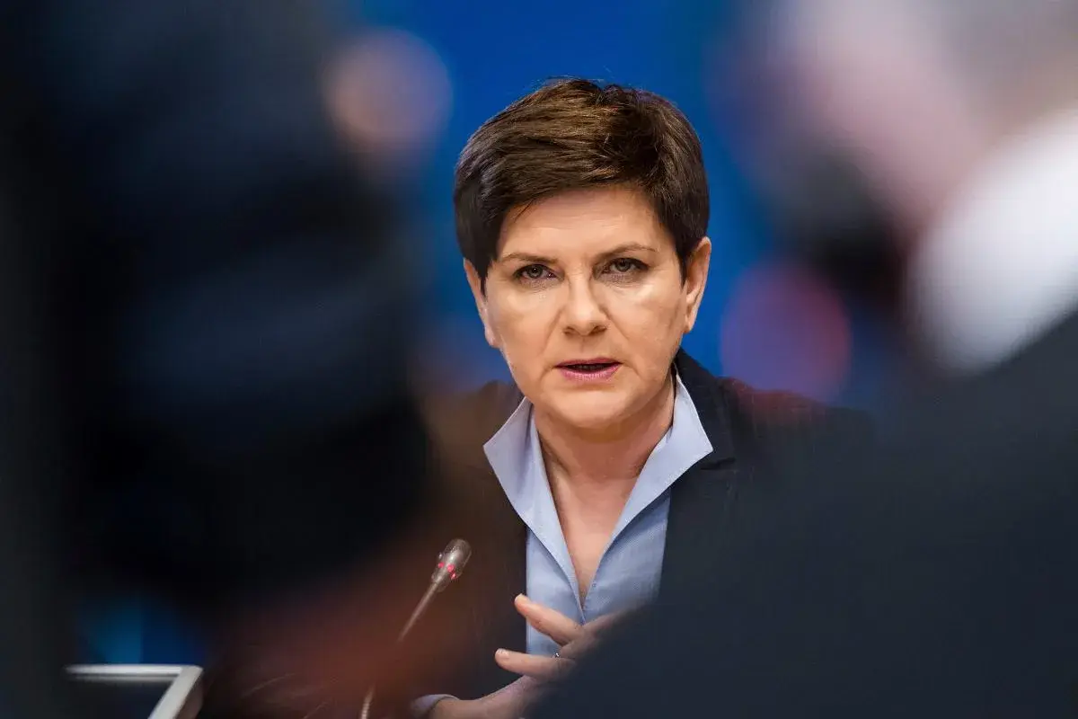 Beata Szydło podczas konferencji, gdzie mogła wyjaśnić prawdę o rzekomym konflikcie z kierownictwem partii.