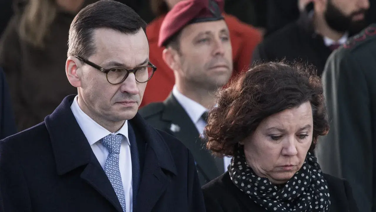 Mateusz Morawiecki z żoną. Jej wykształcenie jest tematem dyskusji, podobnie jak jego kariera.