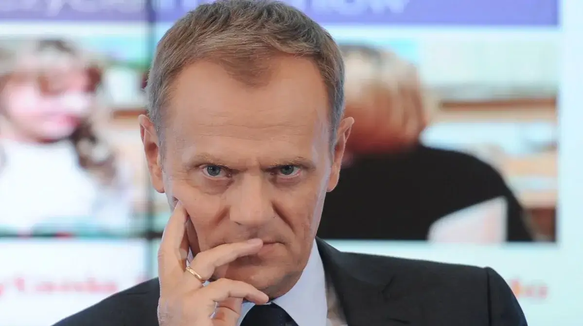 Zdjęcie Ile zarabia premier Tusk? Zaskakujące szczegóły jego wynagrodzenia