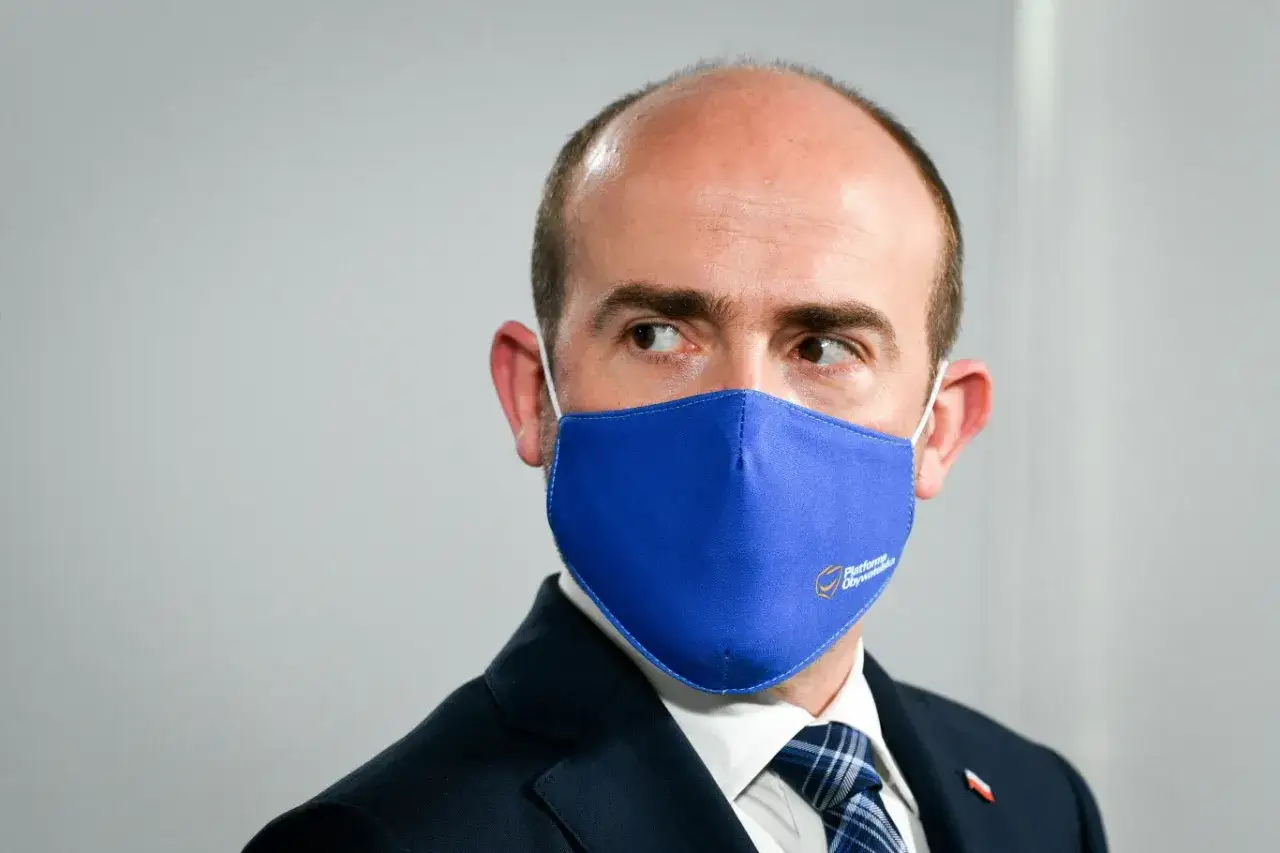 Borys Budka w maseczce KO. Czy wróci do pierwszej linii polityki KO w drugiej połowie 2026 roku?