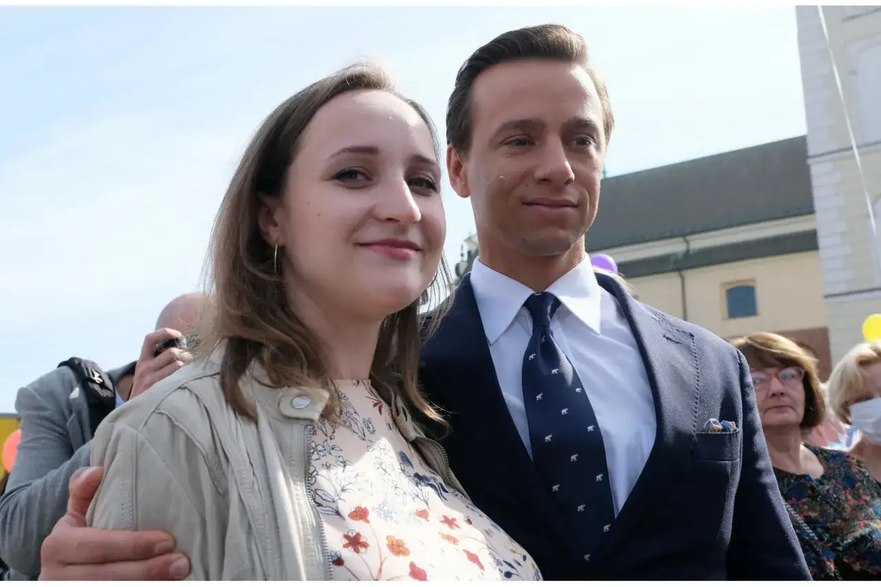 Zdjęcie Kim jest żona Krzysztofa Bosaka? Zaskakujące fakty o Karinie Bosak