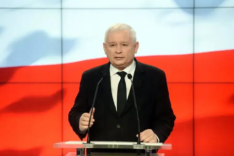 Zdjęcie Jakie wykształcenie ma Jarosław Kaczyński i jak wpłynęło na jego karierę?