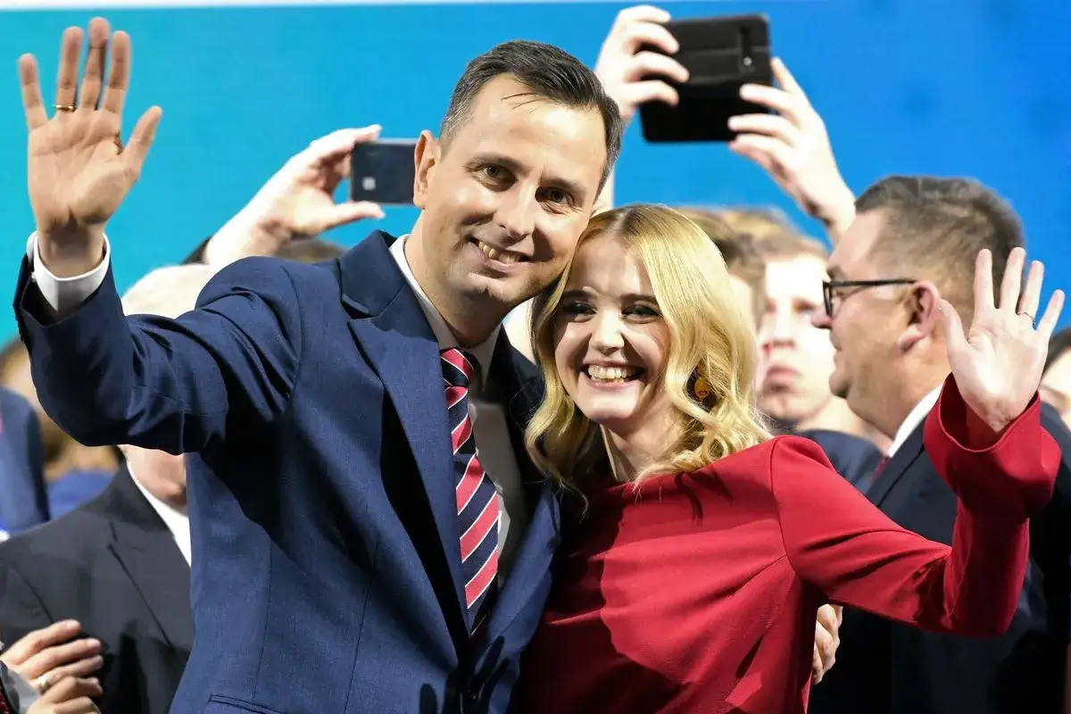 Zdjęcie Czy Kosiniak-Kamysz ma drugą żonę? Szokujące szczegóły jego życia prywatnego
