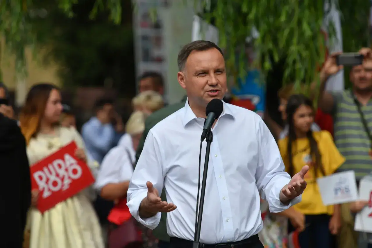 Zdjęcie Ile wzrostu ma prezydent Duda? Zaskakujące fakty o jego wysokości