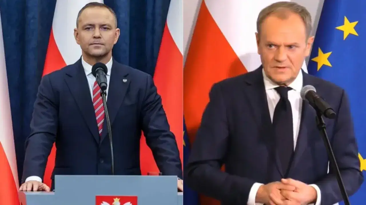 Dwaj politycy, jeden z flagą Polski, drugi z flagą UE. Dyskusja o programie SAFE i zarzutach opozycji o