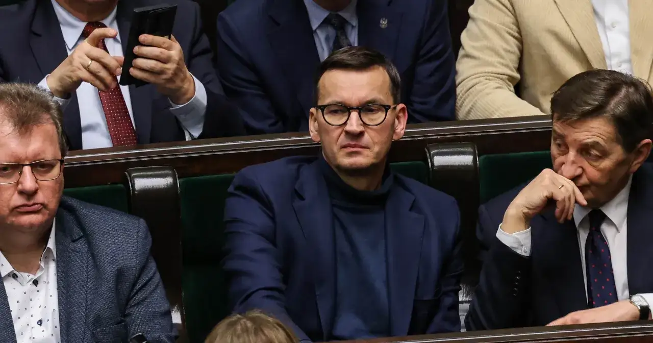 Politycy w ławach sejmowych. Dyskutują, dlaczego Jarosław Kaczyński skierował sprawę wiceprezesa do komisji etyki.