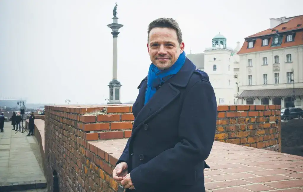 Zdjęcie Ile zarabia prezydent Warszawy Rafał Trzaskowski? Szokujące kwoty!