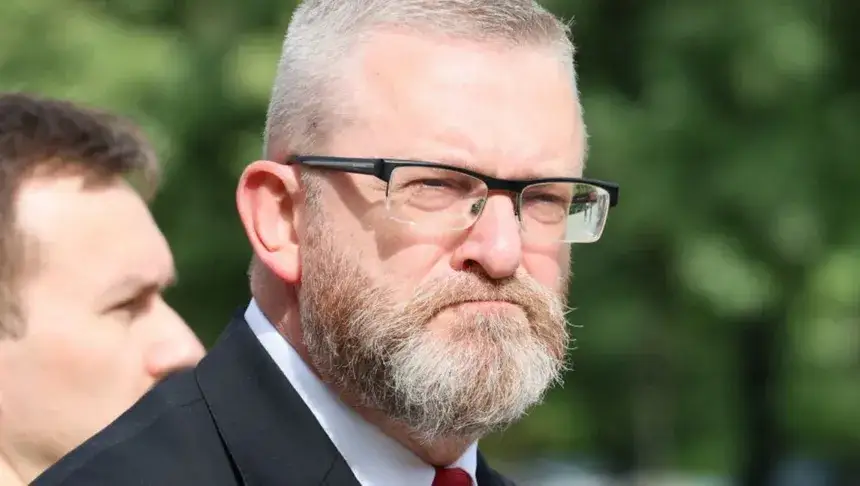 Zdjęcie Czy Grzegorz Braun ma żonę? Oto zaskakujące szczegóły o jego rodzinie