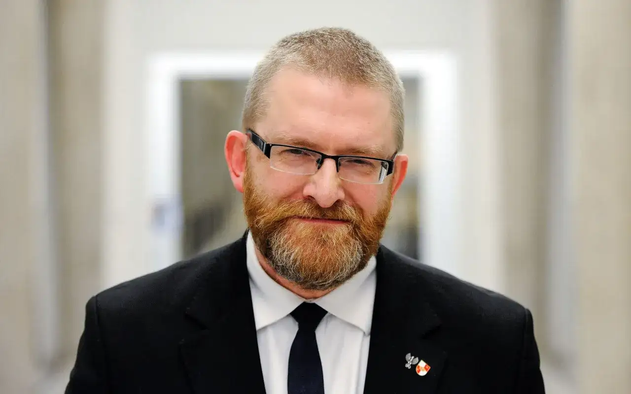 Zdjęcie Kto to jest Grzegorz Braun? Kontrowersje i osiągnięcia polityka
