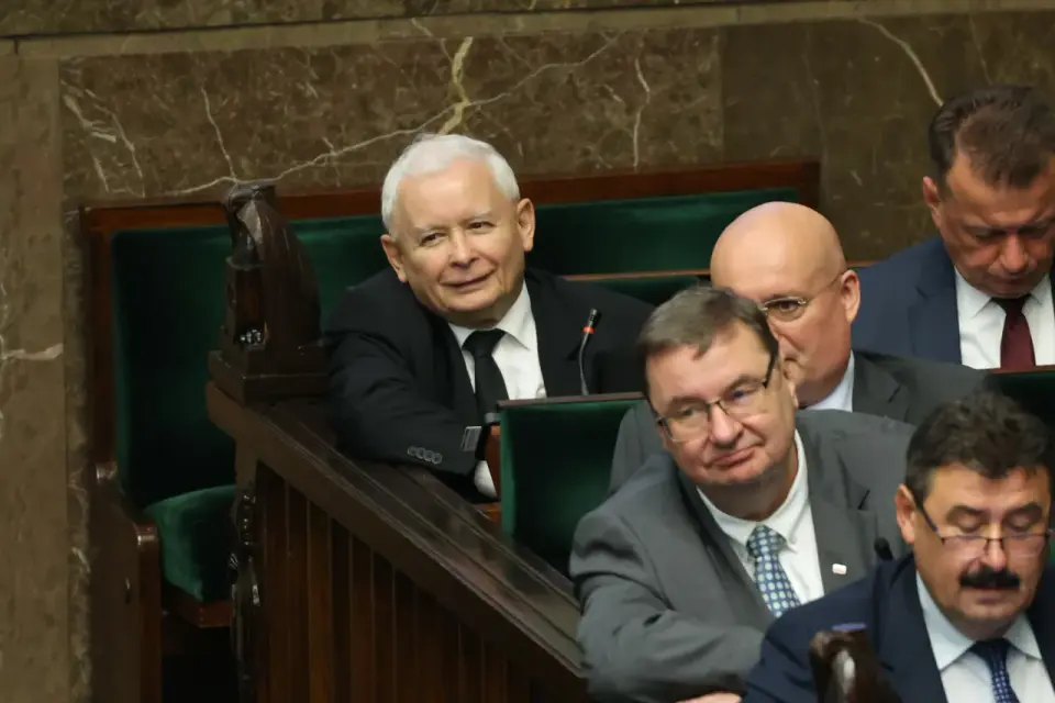 Majątki posłów PiS: Co ukrywają najnowsze oświadczenia?